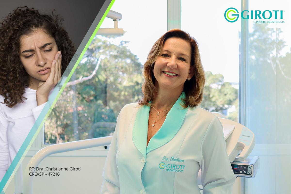 Dra. Christianne Giroti em seu consultório Clínica Giroti Odontologia na Granja Viana - Cotia - São Paulo.
